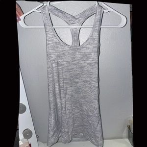 lululemon cool racer back top. 🤍